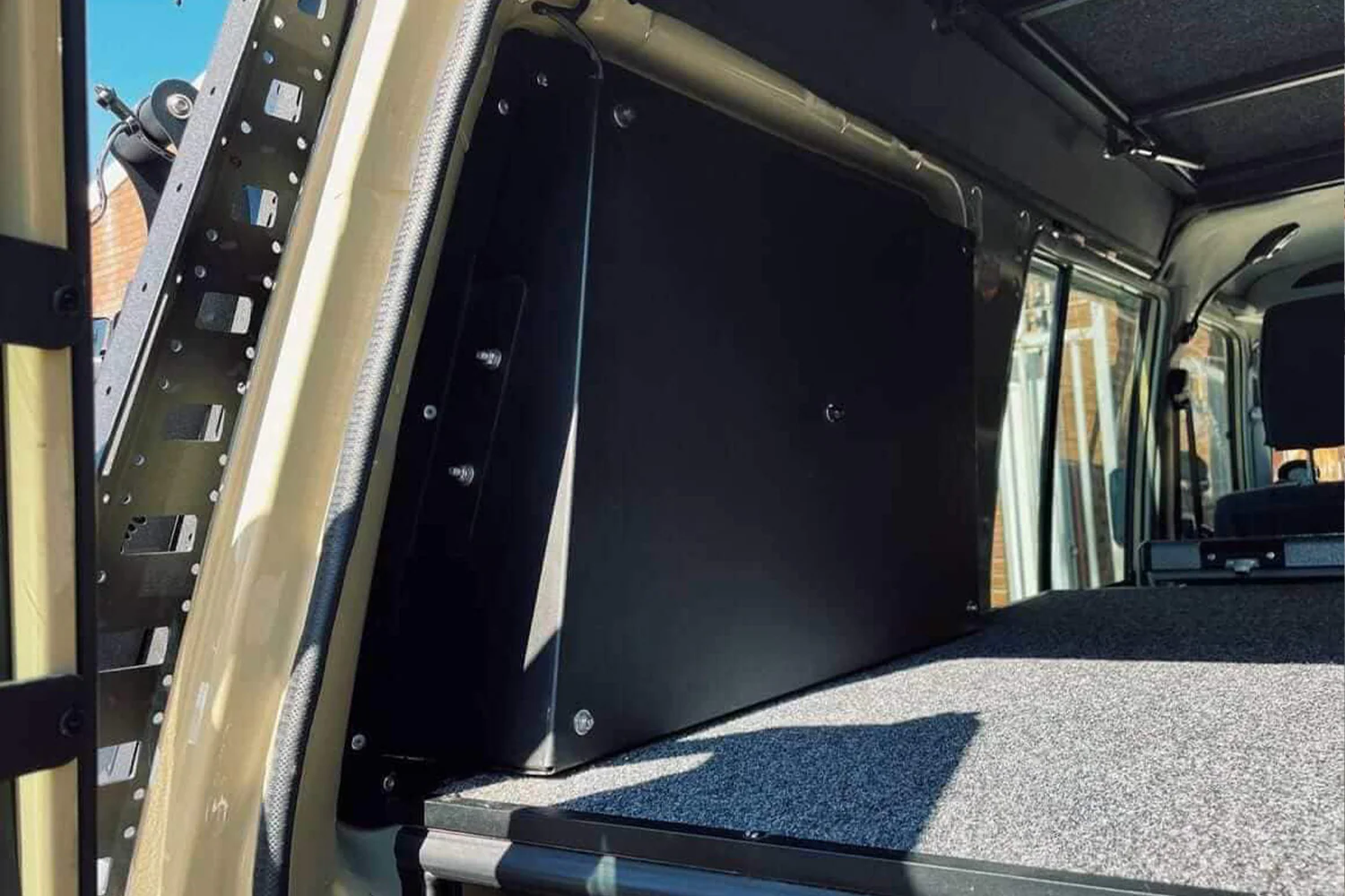 Side Window Box for 76 Series Landcruiser - Image 3