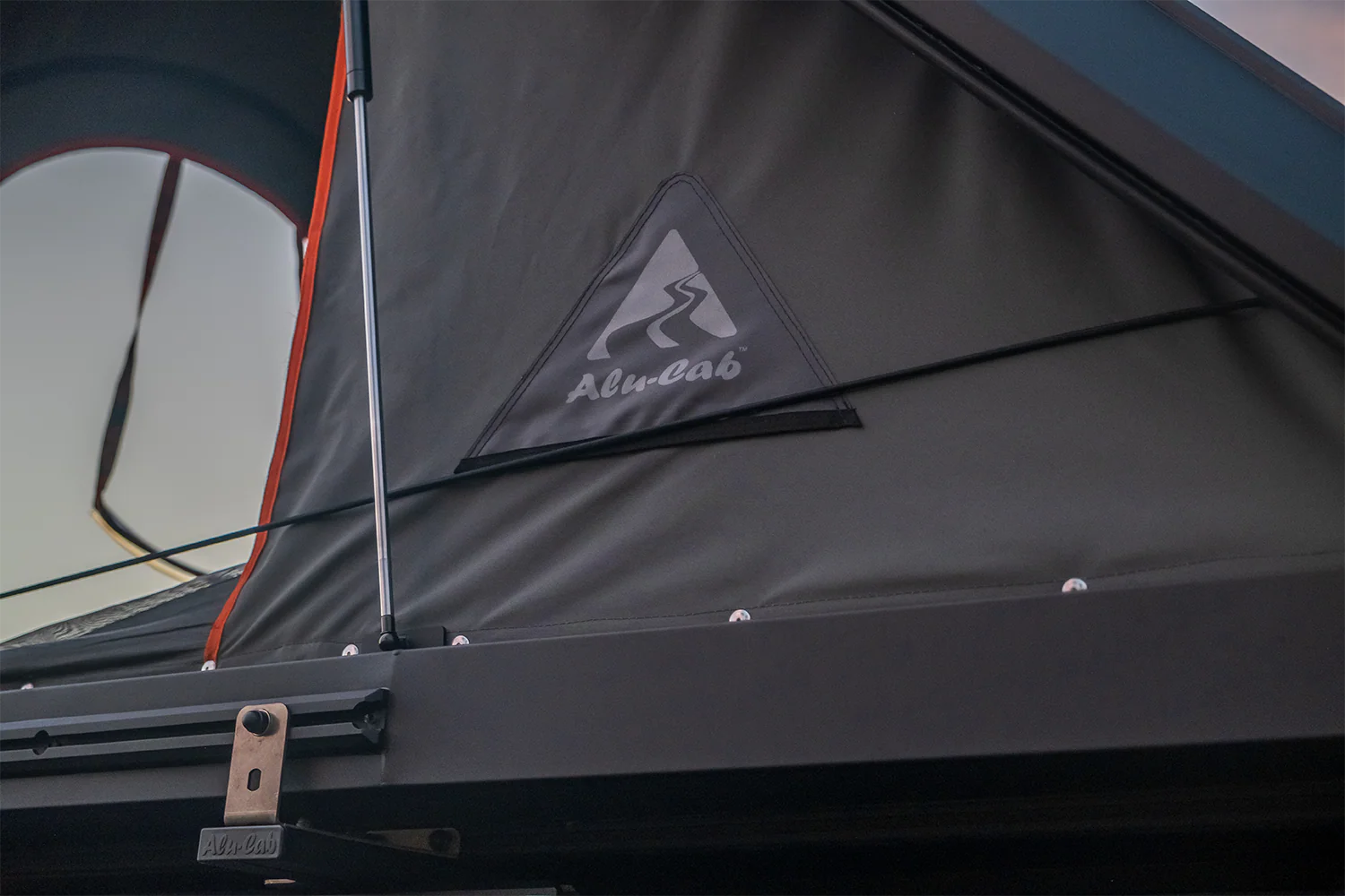 Gen 3-R Expedition Rooftop Tent - Image 13