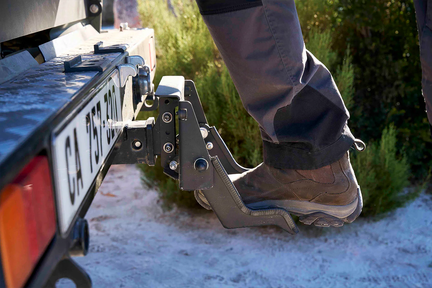 Tow Bar Step - Image 7