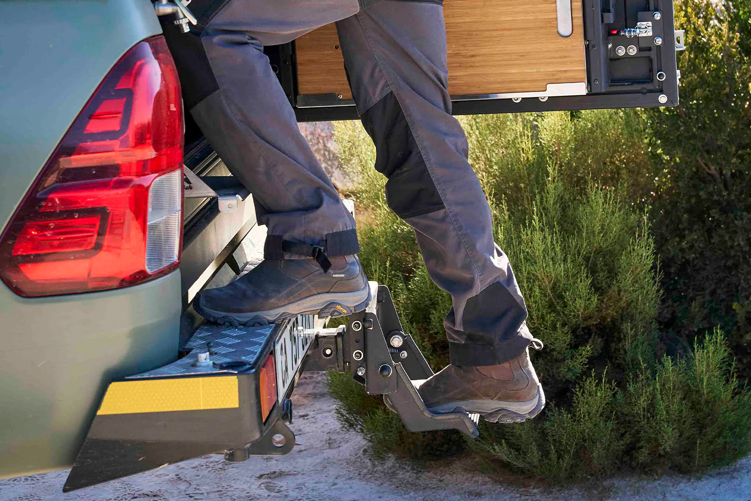 Tow Bar Step - Image 8